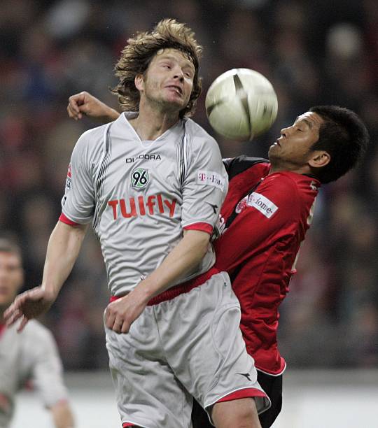 组织积极举 组织积极举