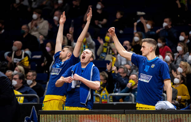 边路防守漏 边路防守漏